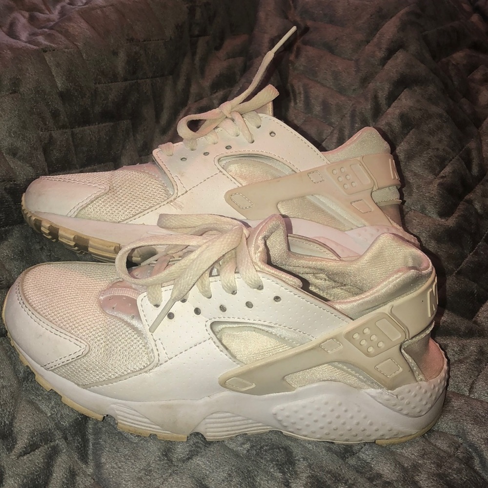 White Nike Hurache